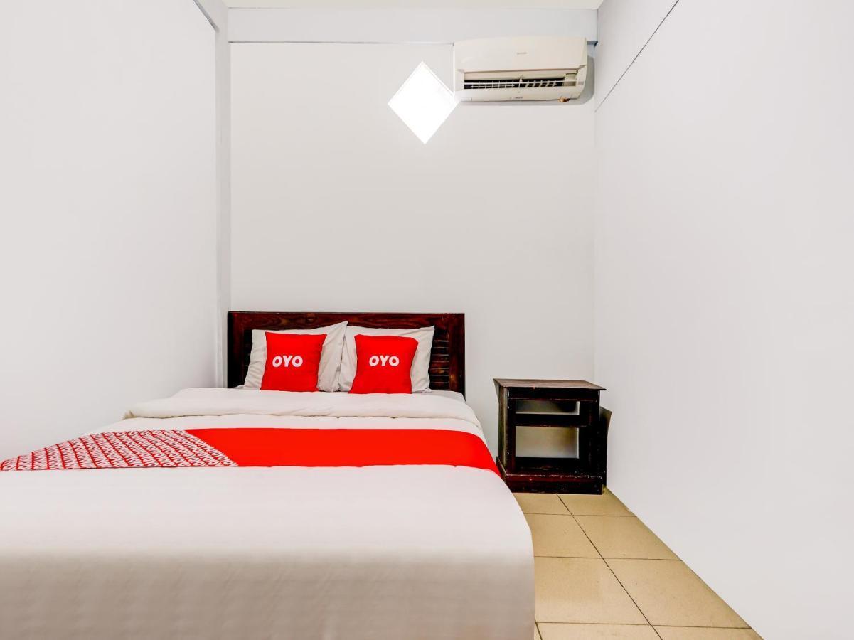 Oyo 90051 Guest House Parangtritis Exterior foto