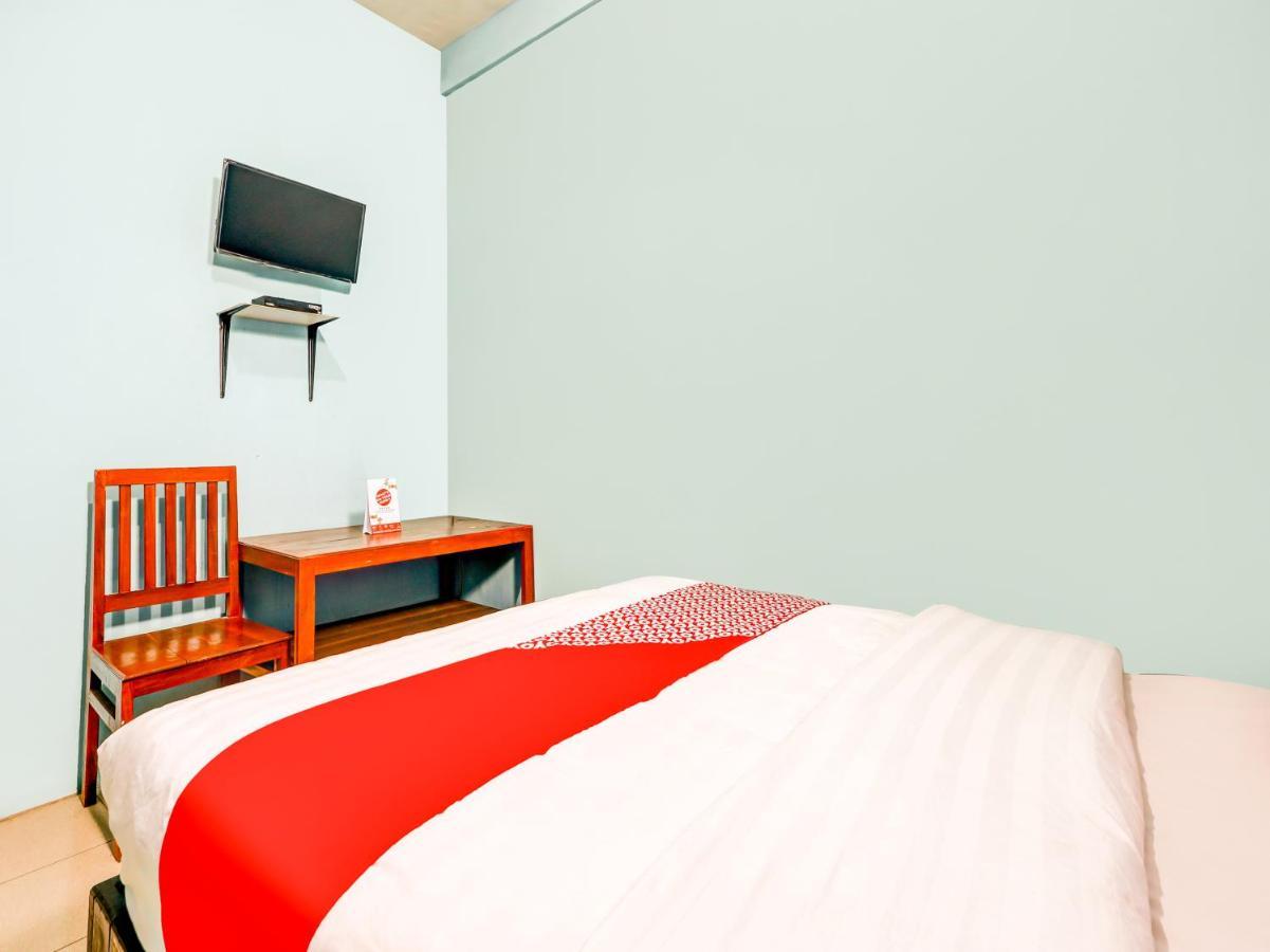 Oyo 90051 Guest House Parangtritis Exterior foto