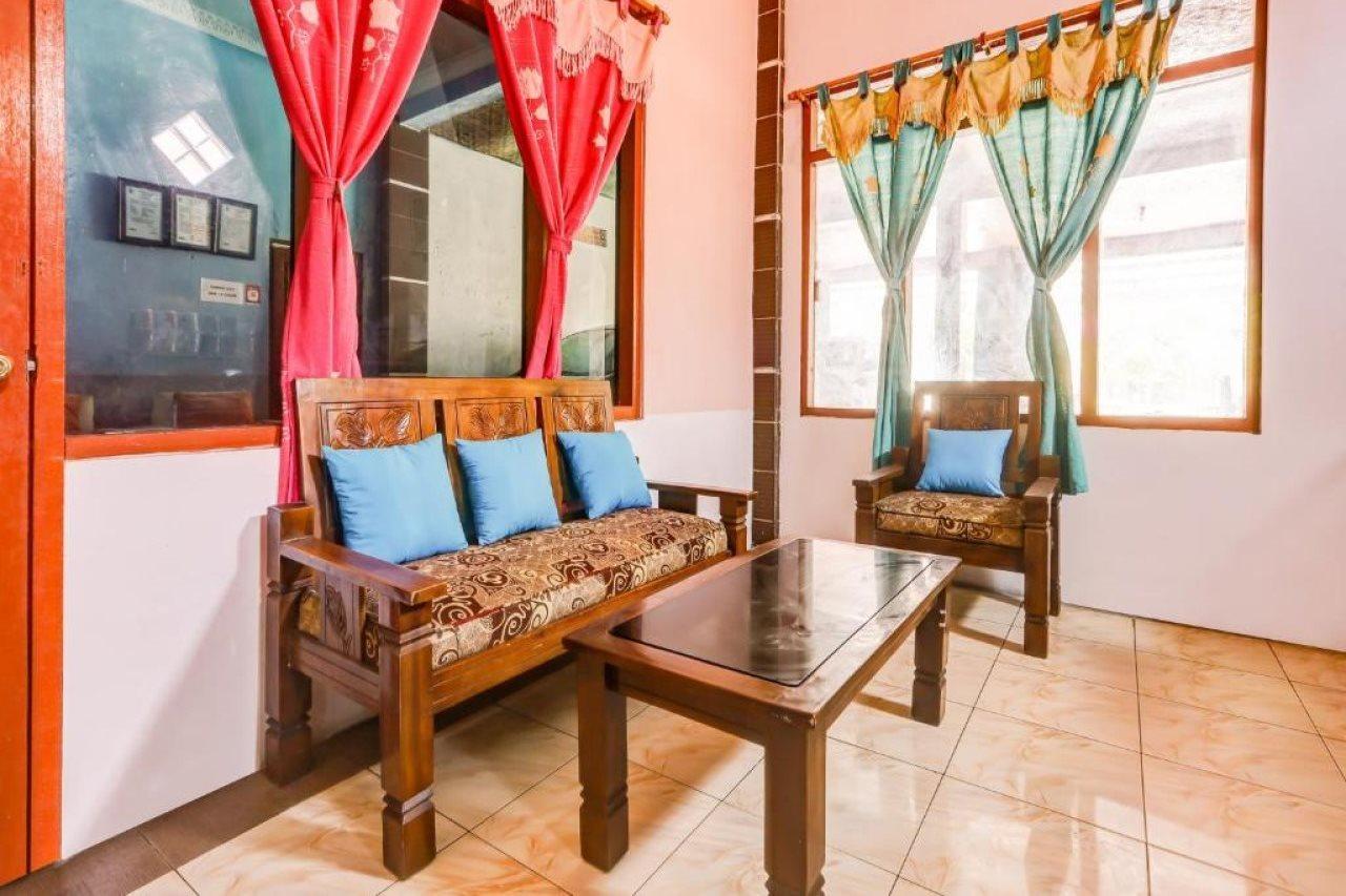 Oyo 90051 Guest House Parangtritis Exterior foto