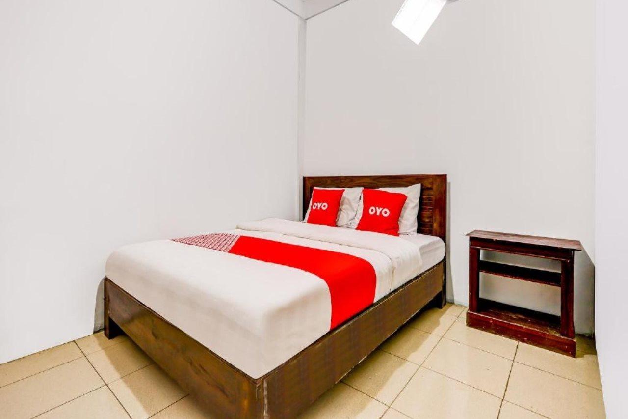 Oyo 90051 Guest House Parangtritis Exterior foto