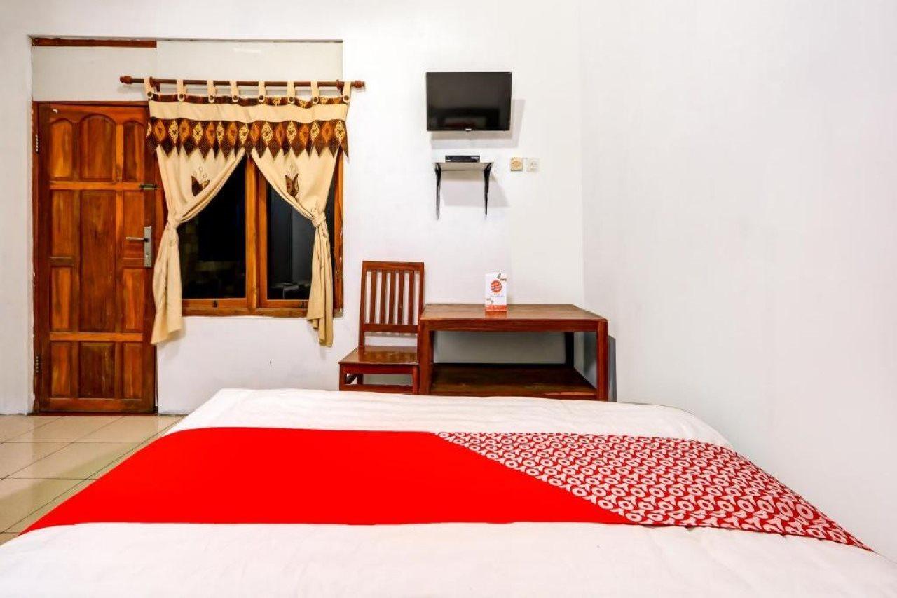 Oyo 90051 Guest House Parangtritis Exterior foto